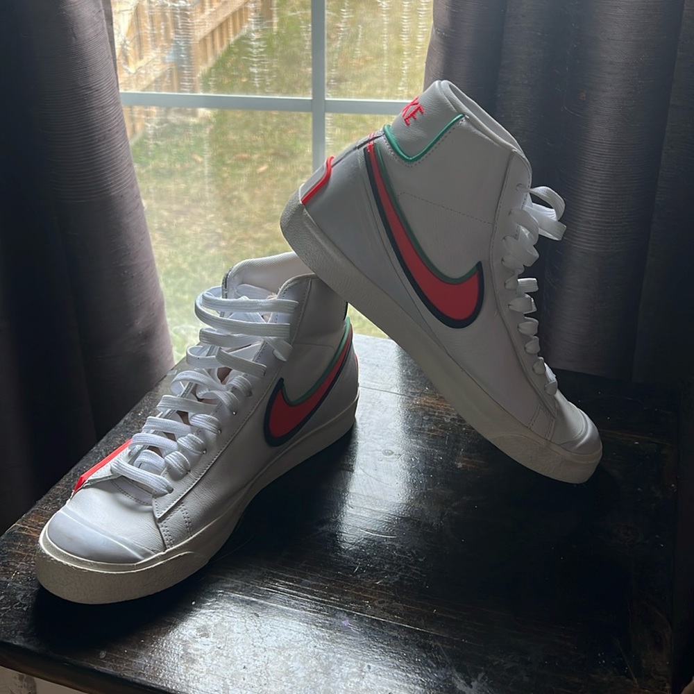 Nike Blazers Women Size 9.5
